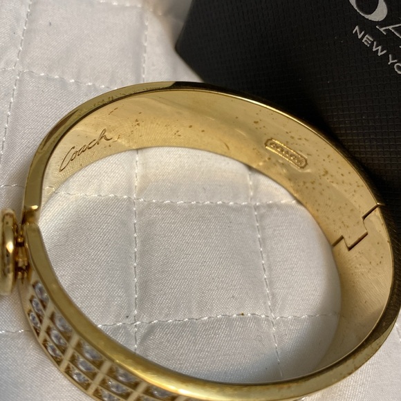 Coach bracelet claps on and off. - Picture 5 of 9